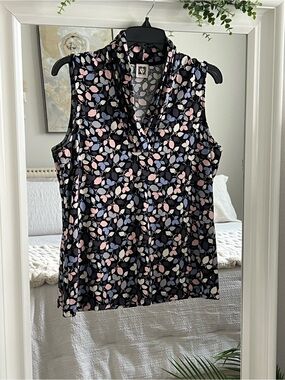 Anne Klein Black Sleeveless V-Neck Top with Pink, Blue & Cream Leaf Print